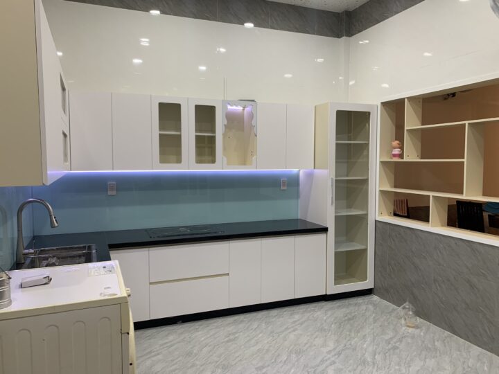 tu-bep-nhua-picomat-canh-melamine